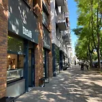 Lia - Private Parking *