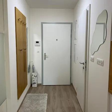 Lia - Private Parking Apartment