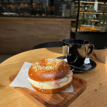 Lia - Private Parking Братислава