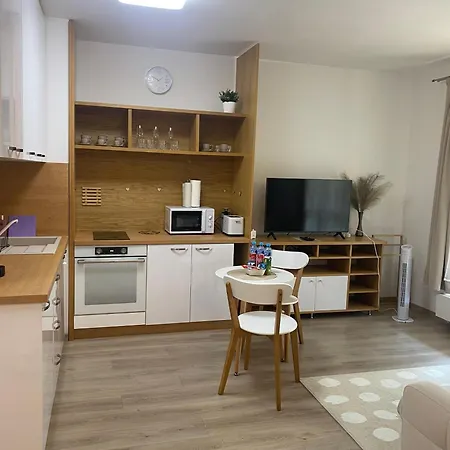 Lia - Private Parking * Братислава