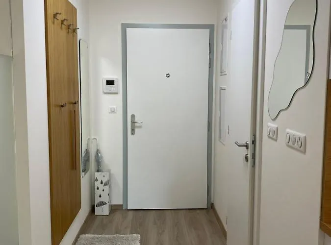 Lia - Private Parking Apartament