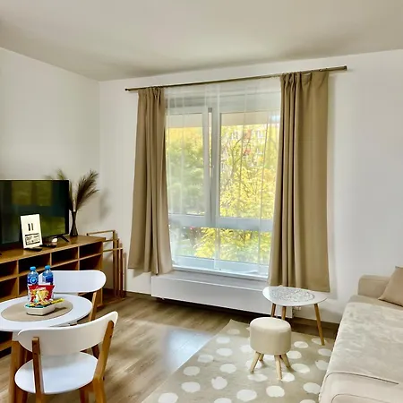 Apartment Lia - Private Parking Bratislava
