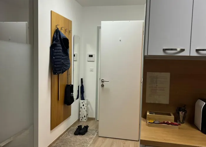 Lia - Private Parking *